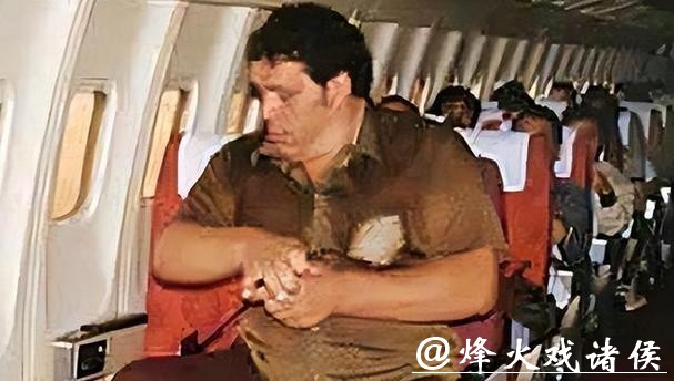 巨人安德雷:一口气喝156罐啤酒,去世后骨灰重量惊人,高达15斤 巨人安德雷:一口气喝156罐啤酒,去世后骨灰重量惊人,高达15斤